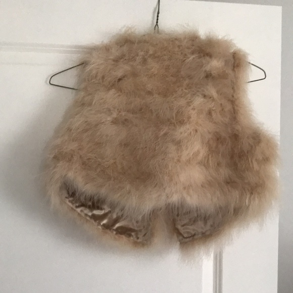 Faux fur vest fully lined - Picture 3 of 3